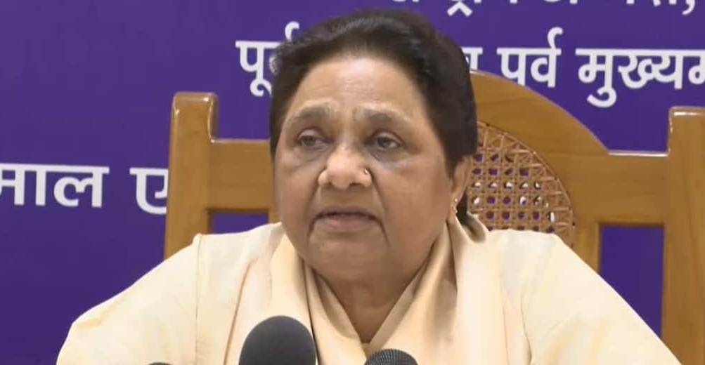 UP Election 2027: प्राइवेट सेक्टर में आरक्षण की मांग कर मायावती ने लिया बड़ा जोखिम, क्या 2027 चुनाव से पहले नाराज हो जाएगा सवर्ण वोट बैंक?