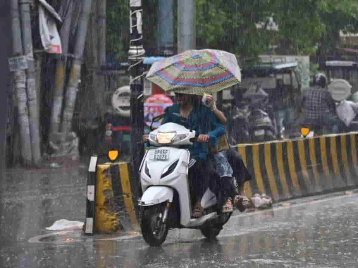 उत्तर प्रदेश में फिर सक्रिय हुआ मॉनसून, 11 जिलों में मूसलाधार बारिश का येलो अलर्ट जारी, 50 से ज्यादा जिलों में गरज-चमक और वज्रपात की चेतावनी