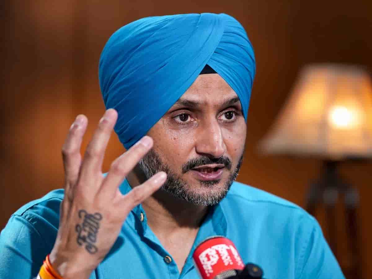 टेस्ट क्रिकेट में अब क्यों नहीं लग रहे तिहरे शतक? हरभजन सिंह ने खोला बड़ा राज, बताया कैसे टी20 माइंडसेट और बदलती पिचों ने खत्म की मैराथन पारियां