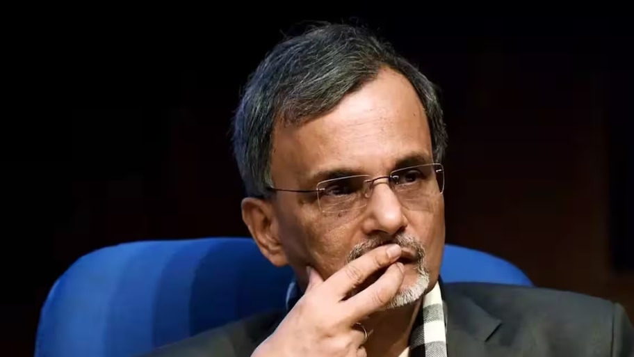 पुरानी कारों के लिए फिर से E10 पेट्रोल वापस लाने की सलाह, सरकार के मुख्य आर्थिक सलाहकार का बड़ा सुझाव; वाहन चालकों को मिलेगी बड़ी राहत