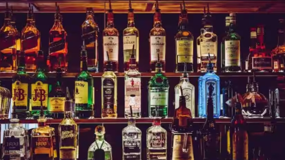 FSSAI Big Relief to Liquor Companies: पुराने स्टॉक की बिक्री के लिए मिला 90 दिन का समय, कंपनियों को बड़ी राहत