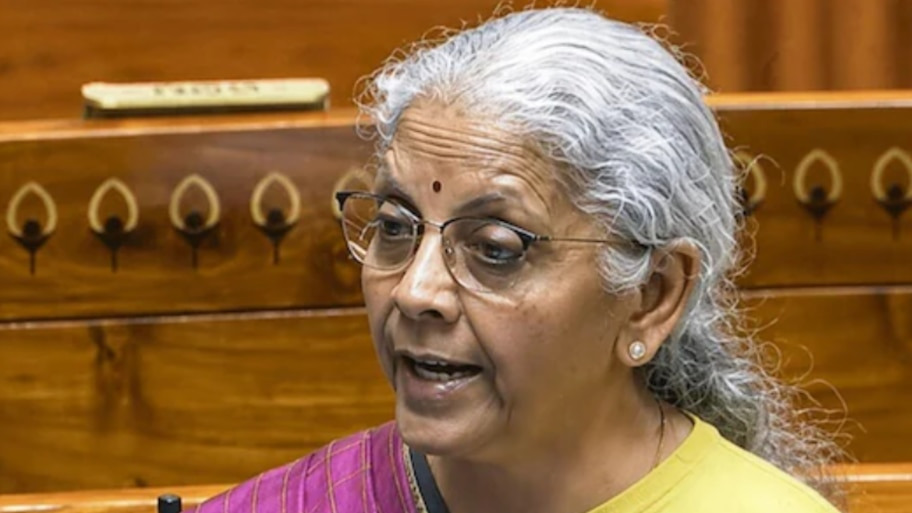 बैंकिंग सेक्टर में बड़े सुधार की तैयारी, जल्द बनेगी हाई-लेवल कमेटी; वित्त मंत्री सीतारमण ने किया ऐलान