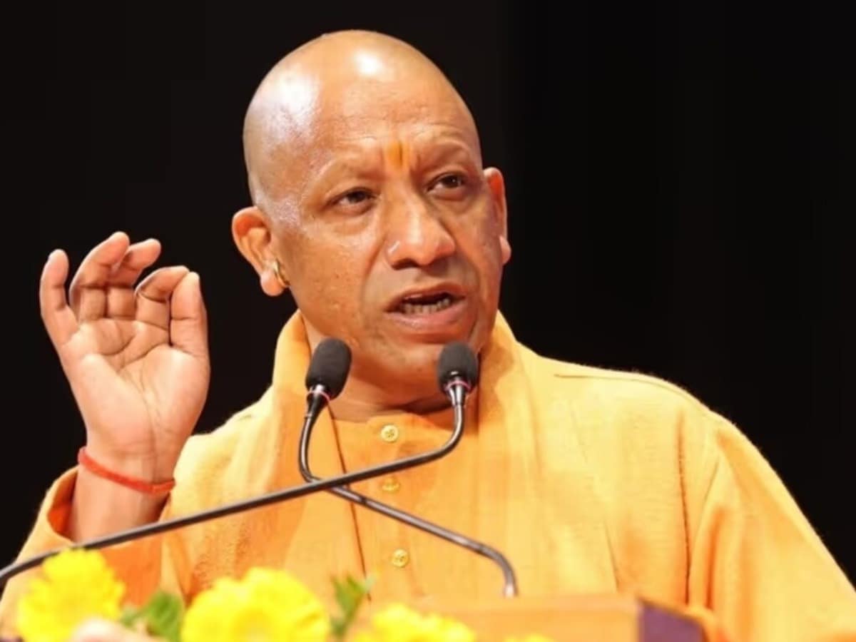 Yogi Adityanath on Akhilesh Yadav PDA: 'PDA में P का मतलब पहले पिछड़ा, फिर पंडित और एक दिन पाकिस्तान भी होगा'; अखिलेश यादव पर बरसे सीएम योगी