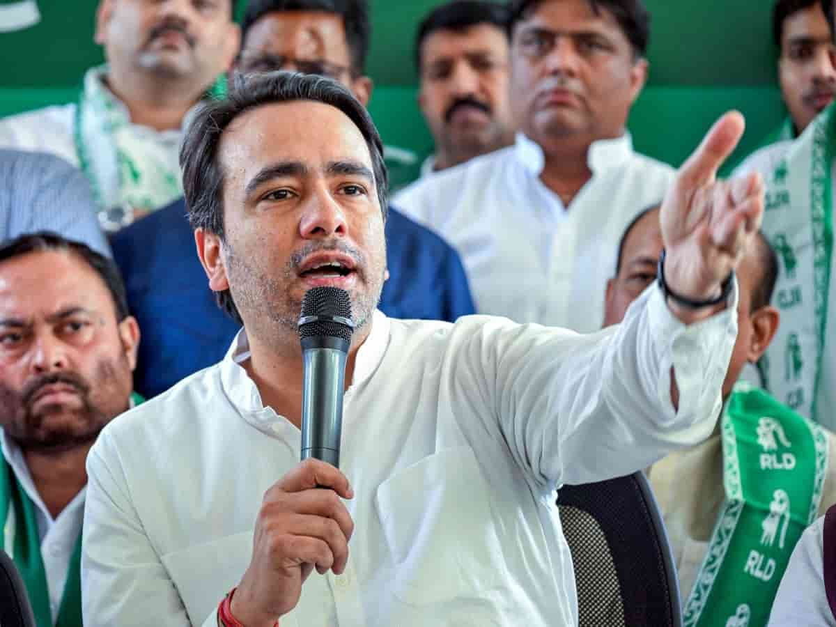 'सस्ते शब्दों से मेरा नाम ले लेते, जाट समाज का अपमान सिर्फ पतन लाता है': अखिलेश के 'चवन्नी' वाले तंज पर भड़के जयंत चौधरी, मायावती और राजभर ने भी घेरा