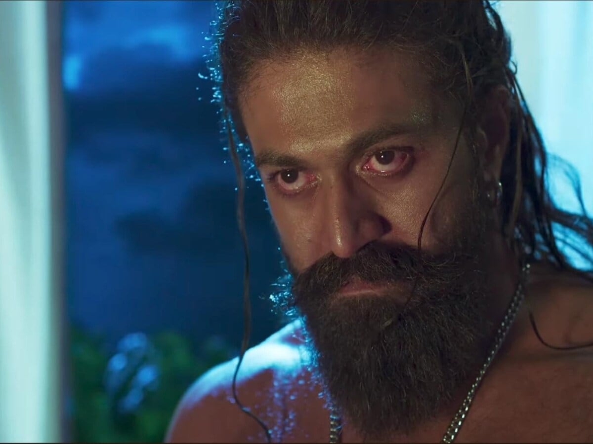 'टॉक्सिक' का बॉक्स ऑफिस पर महाविस्फोट: पहले ही दिन पार किया 100 करोड़ का आंकड़ा, 'जवान' और 'एनिमल' समेत इन 4 बड़ी फिल्मों को चटाई धूल