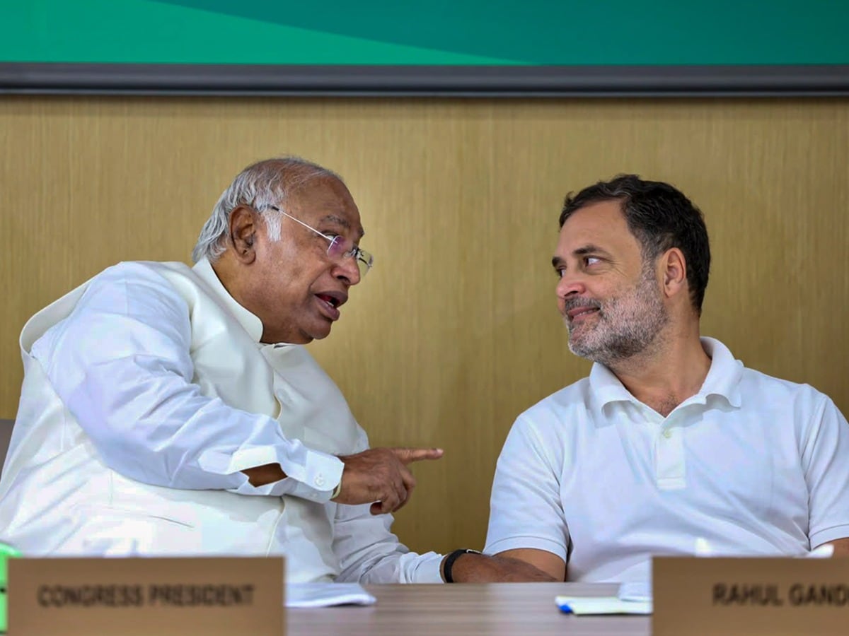 परिसीमन बिल पर विशेष सत्र बुलाने की तैयारी में मोदी सरकार? कांग्रेस हुई अलर्ट, खरगे ने PM को लिखी चिट्ठी; समझिए संसद में बहुमत और 2/3 वोटिंग का पूरा अंकगणित