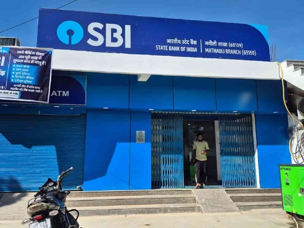 सितंबर में 4 दिन बैंक हड़ताल, मांगें न मानने पर 26 अक्टूबर से अनिश्चितकालीन स्ट्राइक का ऐलान: 5-Day Banking और विवादित PLI स्कीम पर आर-पार के मूड में 9 लाख कर्मचारी