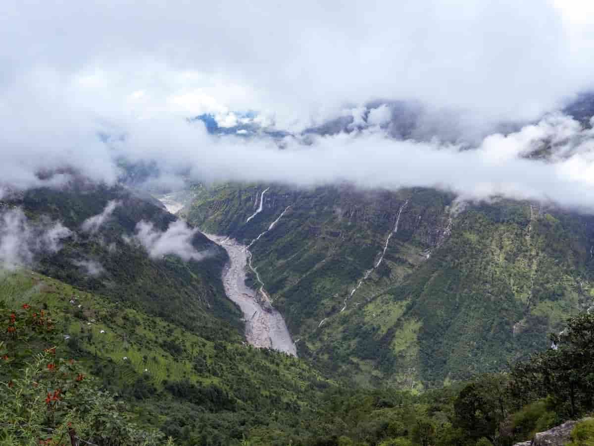 नेपाल पर मंडरा रहा महाविनाश का नया साया: चीनी वैज्ञानिकों की चेतावनी से सहमे लोग