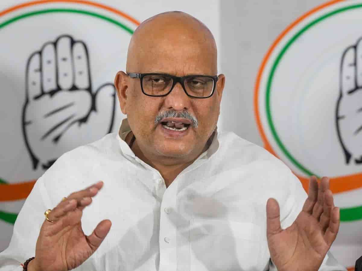 बांके बिहारी कॉरिडोर पर भड़के अजय राय, सीएम योगी पर मंदिर का खजाना लुटाने का आरोप