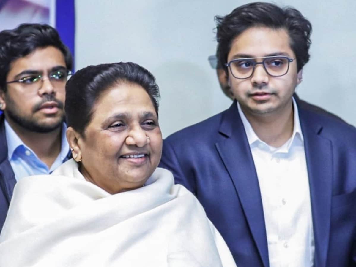 BSP Politics: भतीजे आकाश आनंद पर मायावती का फिर चला सियासी चाबुक, नेशनल कोर्डिनेटर पद छीना