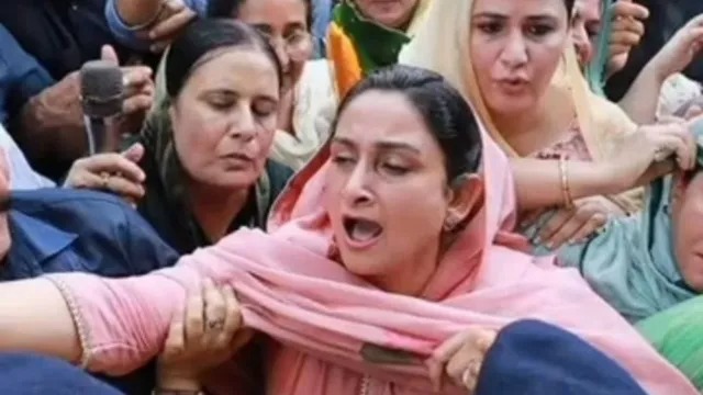 चंडीगढ़ में पंजाब CM आवास घेरने निकलीं हरसिमरत कौर बादल, पुलिस से तीखी झड़प के बाद अकाली कार्यकर्ताओं सहित हिरासत में