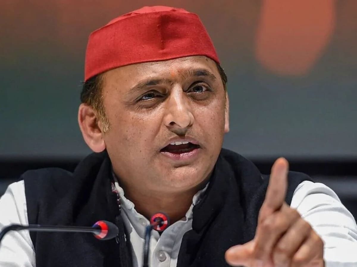 अखिलेश यादव के हेलीकॉप्टर को उतरने की अनुमति नहीं: भड़के सपा प्रमुख ने वीडियो शेयर कर प्रशासन पर बोला तीखा हमला