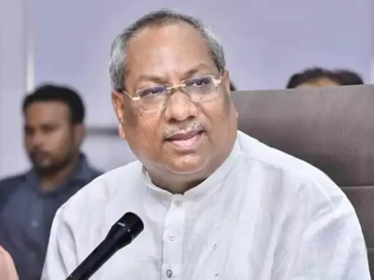 संजय निषाद ने भाजपा से रिश्तों पर चर्चा का पर्चा फाड़ा: ओपी राजभर के अंदाज में सपा को रगड़ा, बोले- लठैत गिरेबां में झांकें