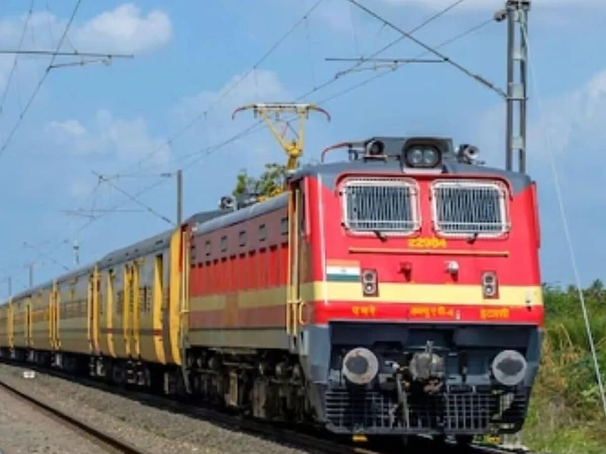 दिवाली-छठ पर घर जाना हुआ आसान: रेलवे चलाएगा 3 जोड़ी फेस्टिवल स्पेशल ट्रेनें, मुरादाबाद और बरेली समेत इन प्रमुख स्टेशनों पर होगा ठहराव