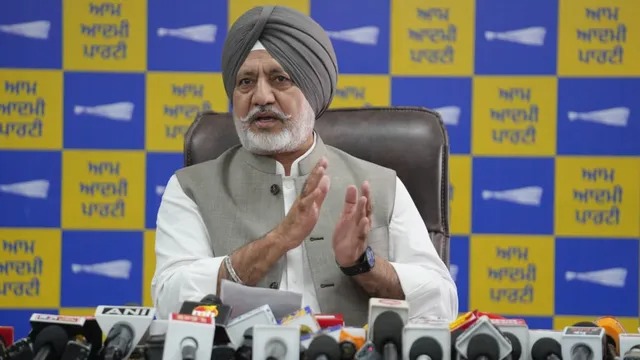 बादल परिवार पर सिख संस्थाओं के निजी इस्तेमाल का लगाया आरोप बुद्धिजीवियों से तोड़ी चुप्पी की अपील