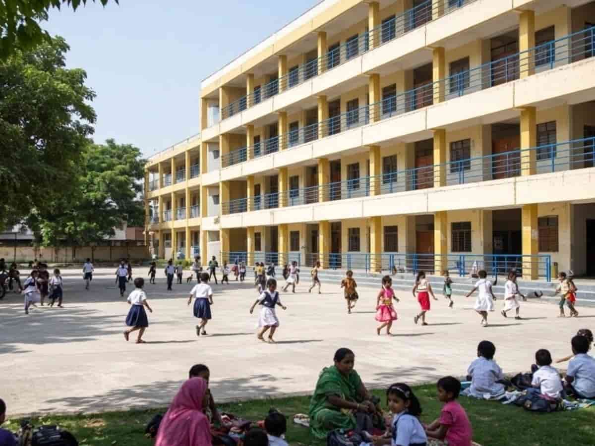 मां हाउसवाइफ है या वर्किंग? स्कूल तय कर रहे बच्चे का भविष्य! बेंगलुरु के प्राइवेट स्कूलों पर उठे गंभीर सवाल