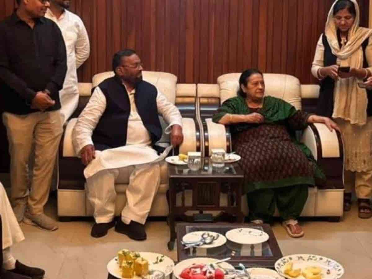 आजम खान की पत्नी से मिले स्वामी प्रसाद मौर्य: 45 मिनट चली बैठक, योगी सरकार पर बरसे