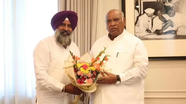 पंजाब कांग्रेस के नए बॉस की 'दिल्ली दौड़': पद संभालने से पहले खरगे और दिग्गजों से मिले परगट सिंह, गुटबाजी खत्म करने पर जोर