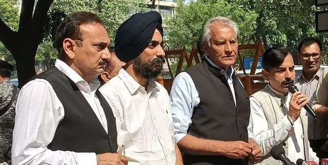 पंजाब में SIR पर घमासान: बैठक में हामी और बाहर विरोध, सुनील जाखड़ ने AAP-कांग्रेस का दोहरा चरित्र किया बेनकाब