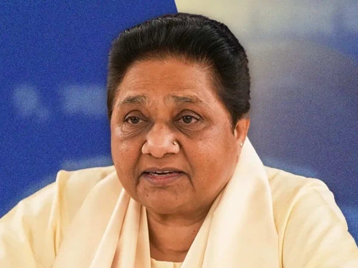 संविदाकर्मियों के समर्थन में उतरीं मायावती: योगी सरकार से टेंपरेरी को परमानेंट करने की मांग