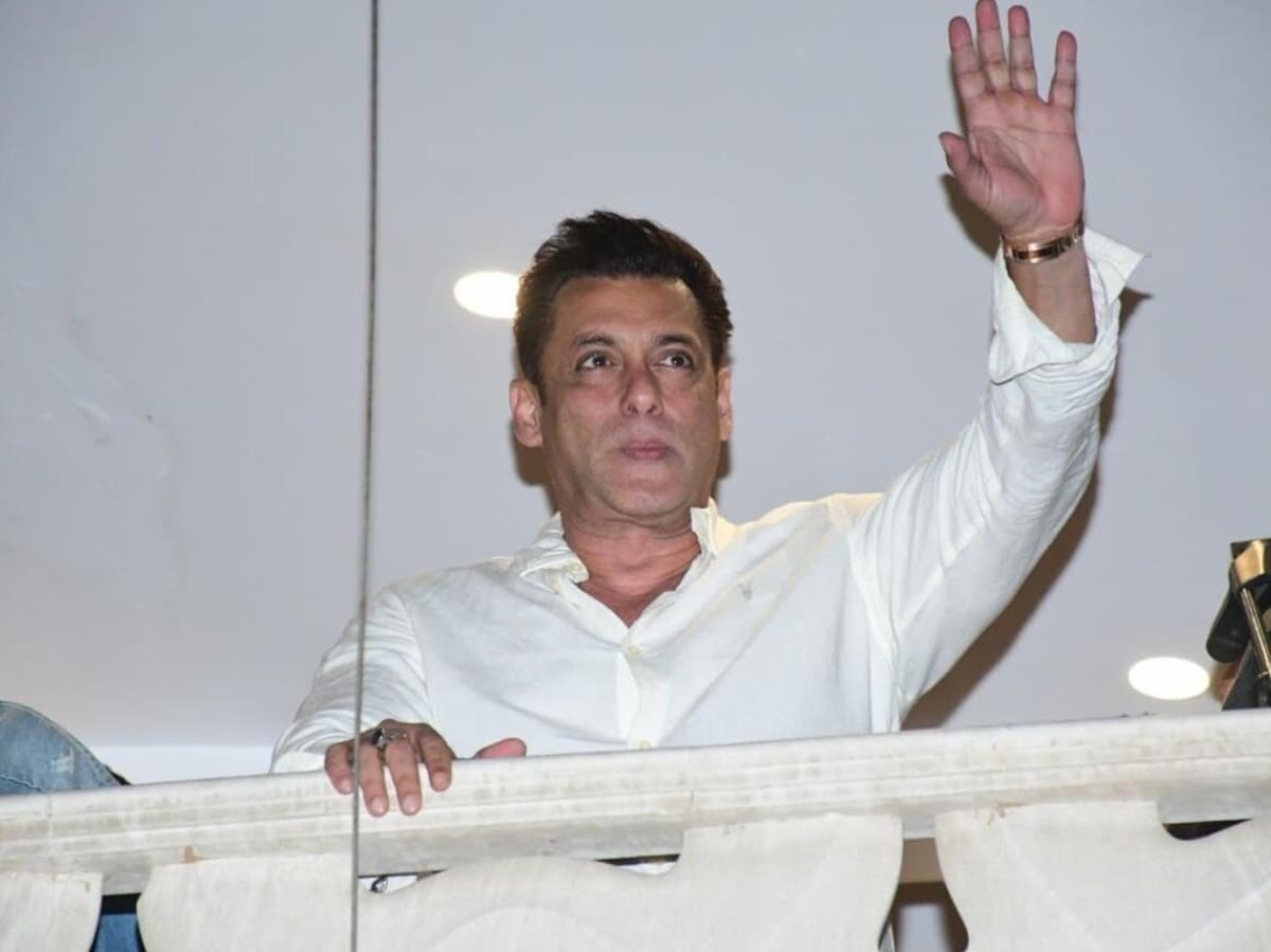 टाइगर श्रॉफ पर हमले के बाद सलमान खान के घर बढ़ाई गई सुरक्षा, गैलेक्सी अपार्टमेंट छावनी में तब्दील
