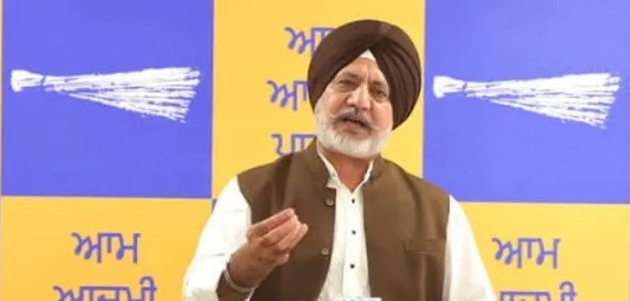 पेरिस से लौटे CM मान को दिल्ली एयरपोर्ट पर रोका, ₹50,000 का चालान; आप बोली- केंद्र की साजिश