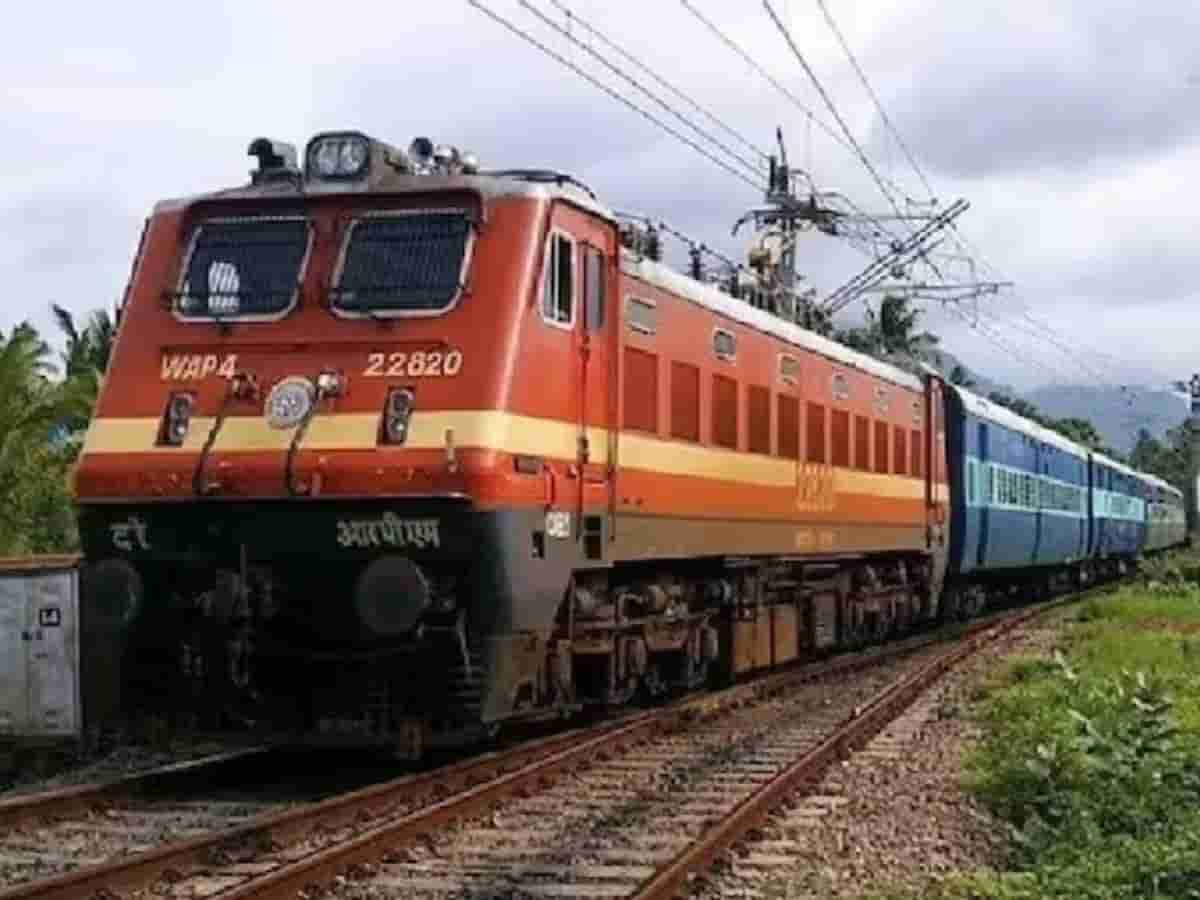 कोहरे की मार से बिगड़ेगी ट्रेनों की चाल, यूपी में 1 दिसंबर से फरवरी के अंत तक कई प्रमुख ट्रेनें रहेंगी रद्द