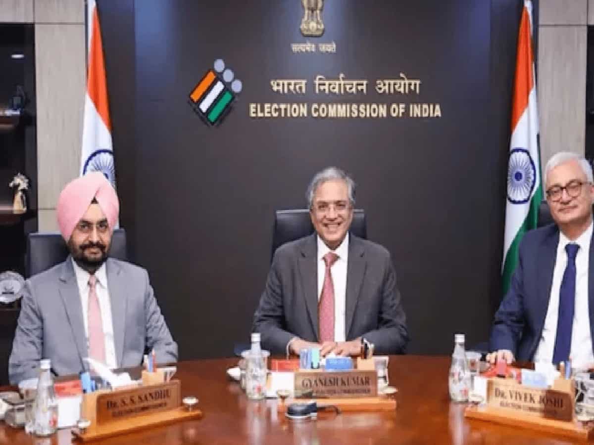 सीनियर IAS मनीष गर्ग के खिलाफ शिकायत, RTI में चुनाव आयोग की कलह उजागर