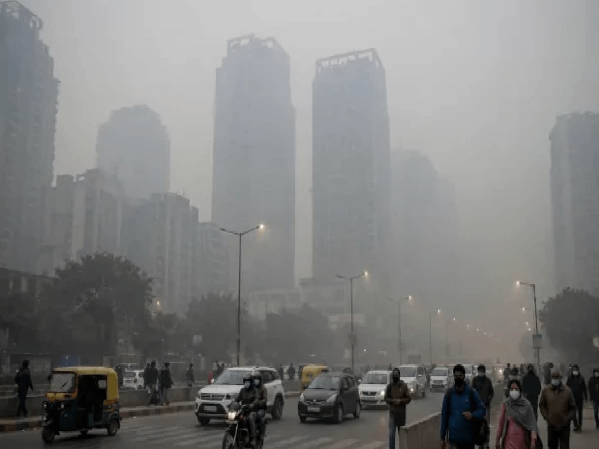 नोएडा में दिखावे का GRAP! 9 साल में लगा ₹34 करोड़ का जुर्माना, वसूली मात्र 3%; प्रदूषण फैलाने वाले बेखौफ