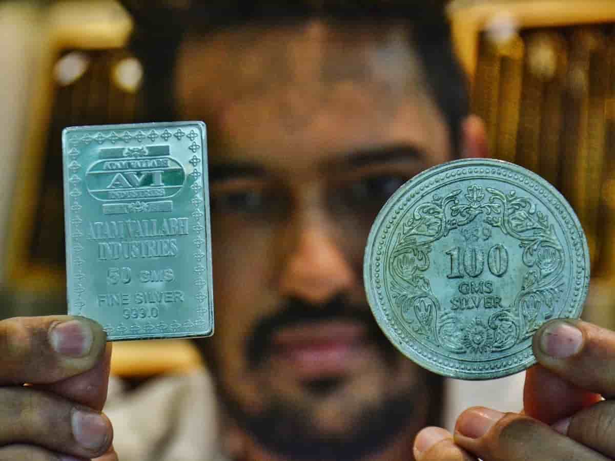 ₹1726 में मिल रहा चांदी का सिक्का? असली और शुद्ध चांदी खरीदने के लिए गांठ बांध लें ये 5 जरूरी बातें